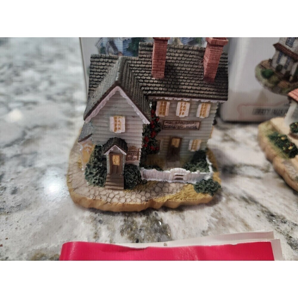 LIBERTY FALLS/THE AMERICANA COLLECTION RESIN HOUSES 1992-93 Lot Of 3 With Box - Picture 2 of 4